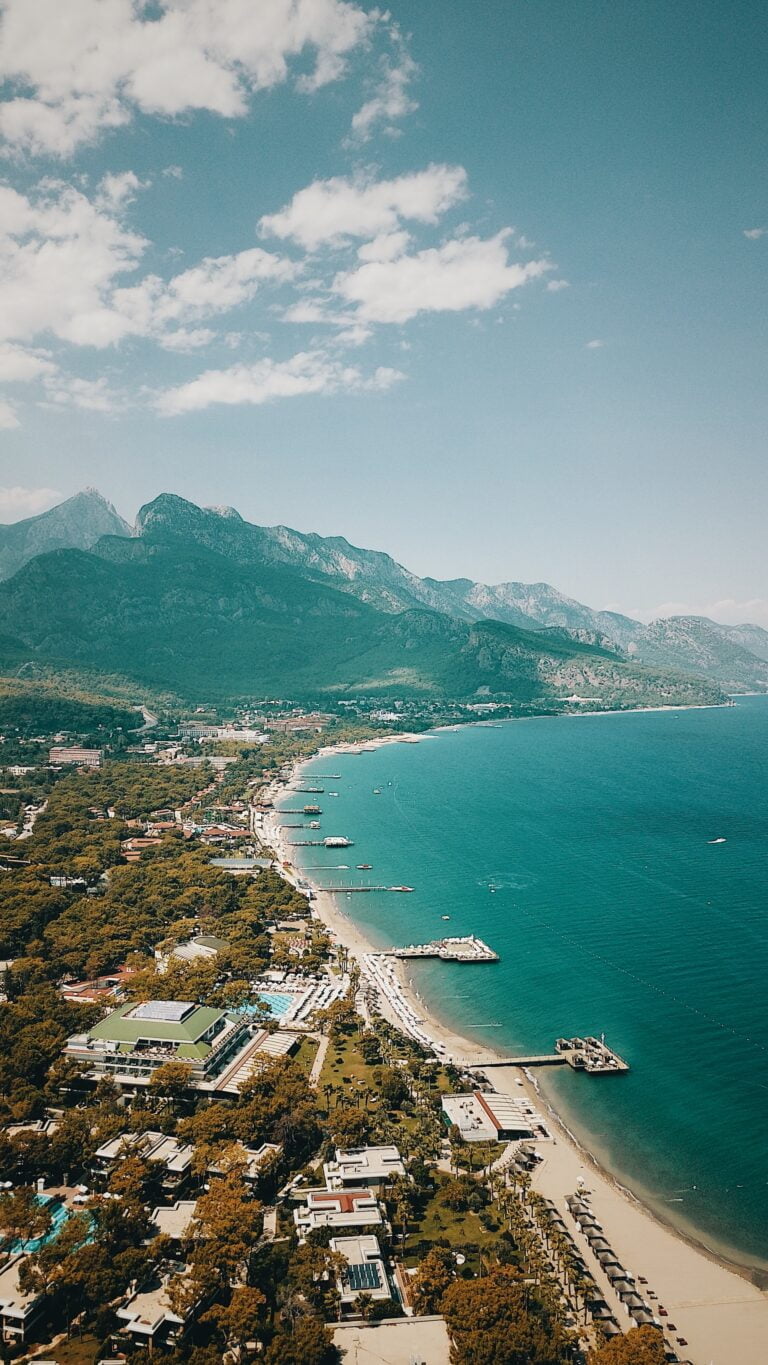 vitaliy zamedyanskiy snhqr6qo7i4 unsplash