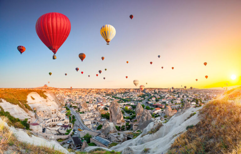 hot air balloons flying spectacular cappadocia